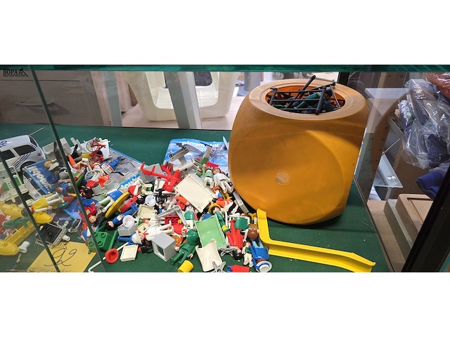 Lot 92 - groot lot diverse playmobil - afbeelding 4 van  5