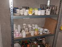 Lot 92 - keukenmateriaal en huisraad - afbeelding 1 van  4