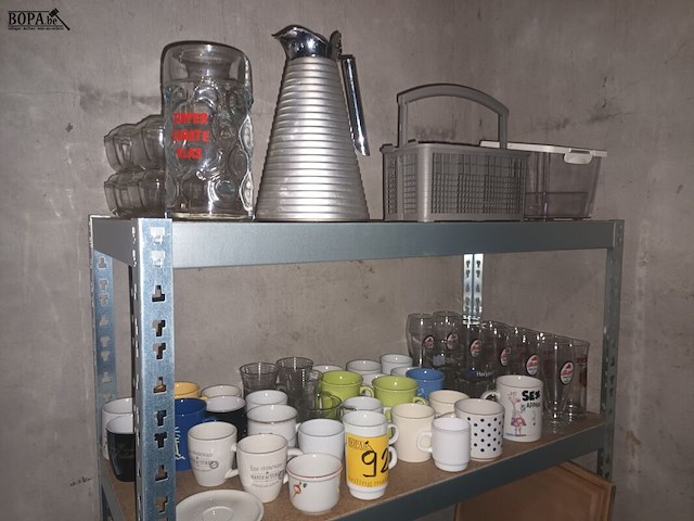 Lot 92 - keukenmateriaal en huisraad - afbeelding 2 van  4