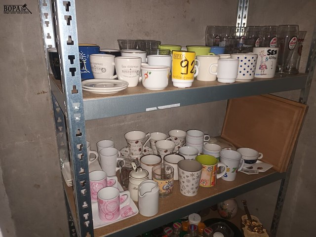 Lot 92 - keukenmateriaal en huisraad - afbeelding 3 van  4