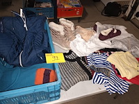 Lot 92 - kledij en pantoffels - afbeelding 1 van  5