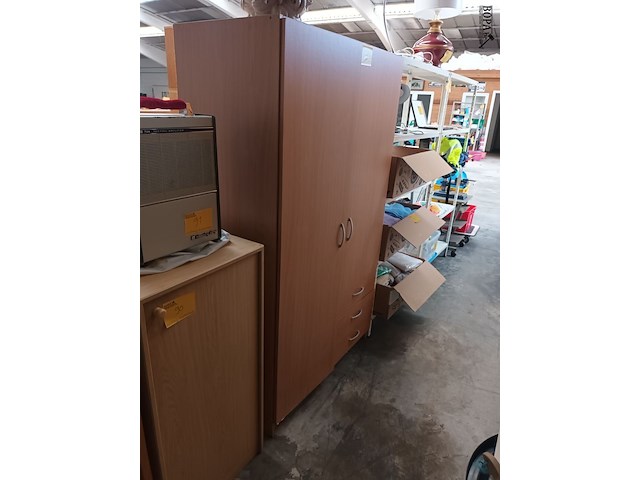 Lot 92 - kleerkast - afbeelding 2 van  4