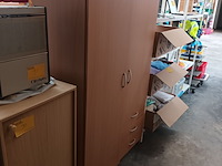 Lot 92 - kleerkast - afbeelding 2 van  4