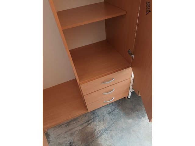 Lot 92 - kleerkast - afbeelding 4 van  4