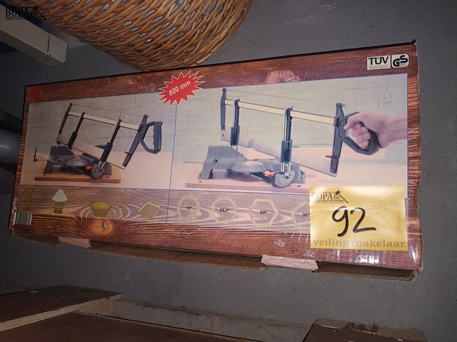 Lot 92 - manuele verstekzaag - afbeelding 1 van  3