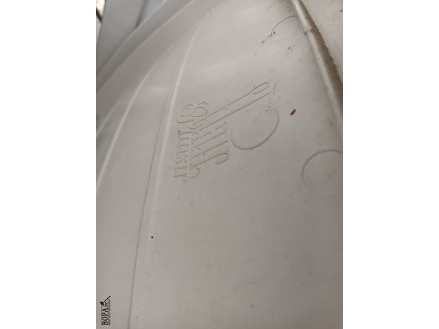 Lot 92 - pvc tuinstoel en voetenbankje - afbeelding 3 van  3