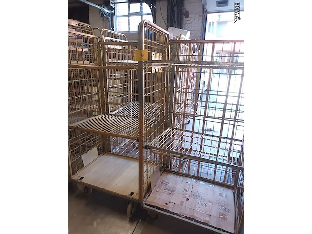 Lot 92 - rolcontainer. 2 stuks - afbeelding 4 van  4