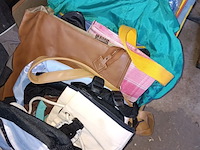 Lot 92 - rugzakken en sporttassen - afbeelding 2 van  4