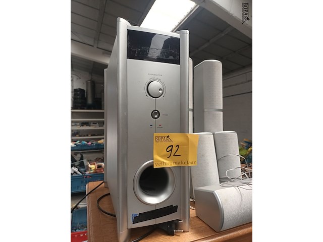 Lot 92 - surroundboxen en speakers - afbeelding 4 van  6