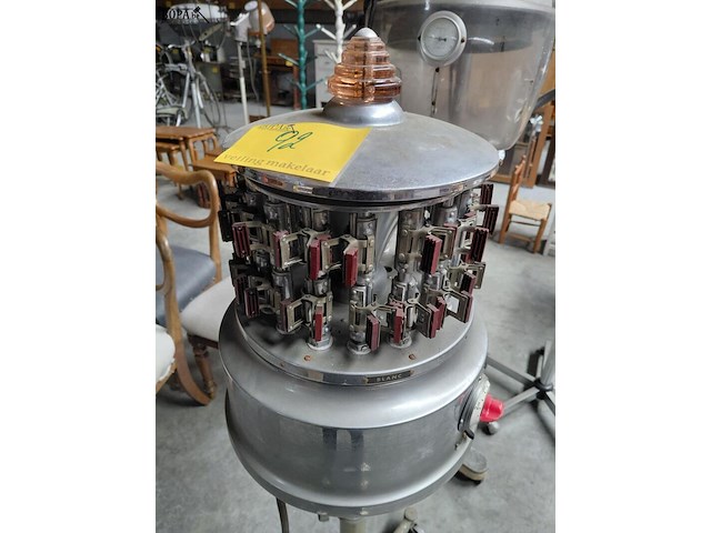 Lot 92 - vintage 'permanente vuurtoren' jaren '50 - collectorsitem - afbeelding 3 van  5