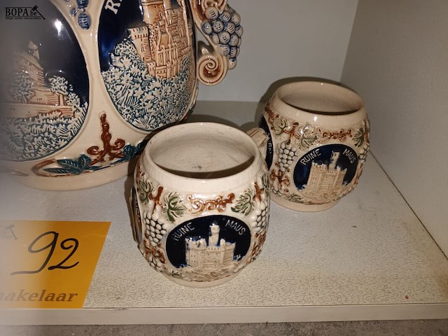 Lot 92 - vintage punch bowl set. 5 stuks - afbeelding 3 van  5