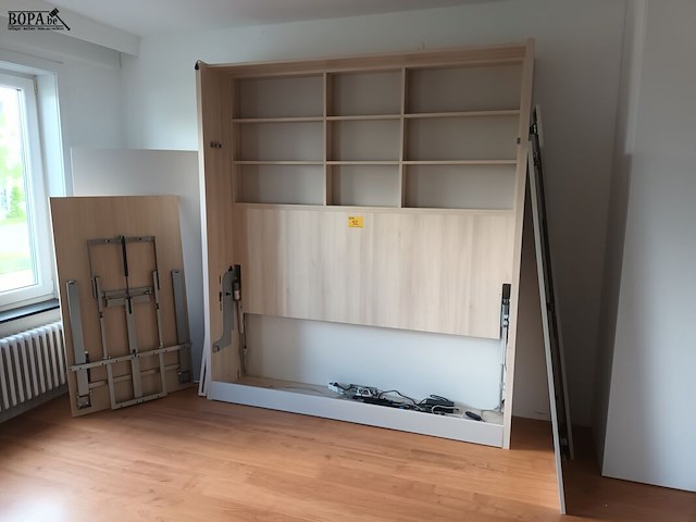 Lot 92 - wandkast voor opklapbed - afbeelding 1 van  4