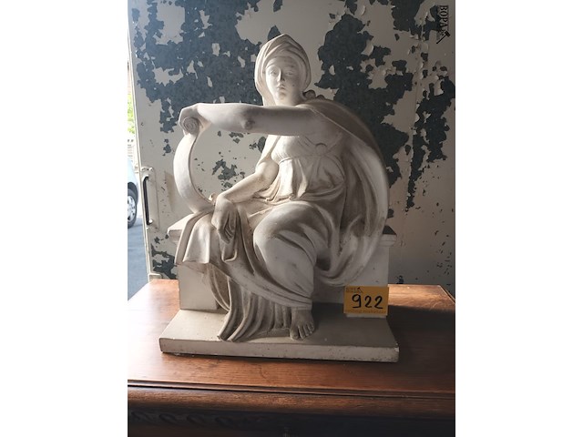 Lot 922 - gipsen beeld van dame - afbeelding 3 van  3
