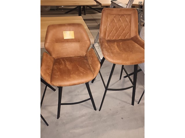 Lot 93 - barkruk. 2 stuks - afbeelding 1 van  5