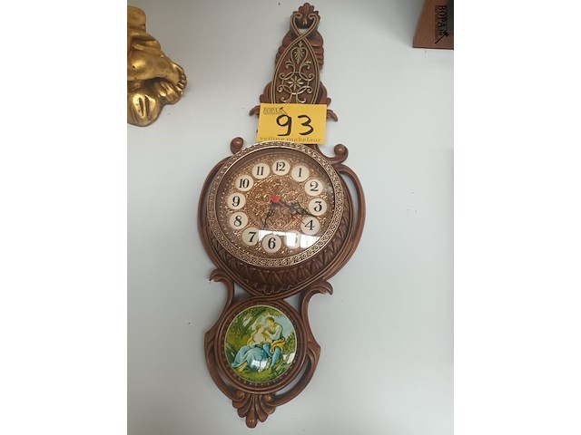 Lot 93 - barometer in plastiek - afbeelding 1 van  4