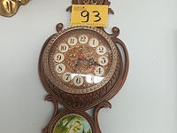 Lot 93 - barometer in plastiek - afbeelding 1 van  4