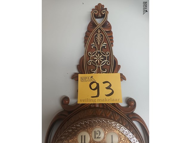 Lot 93 - barometer in plastiek - afbeelding 2 van  4
