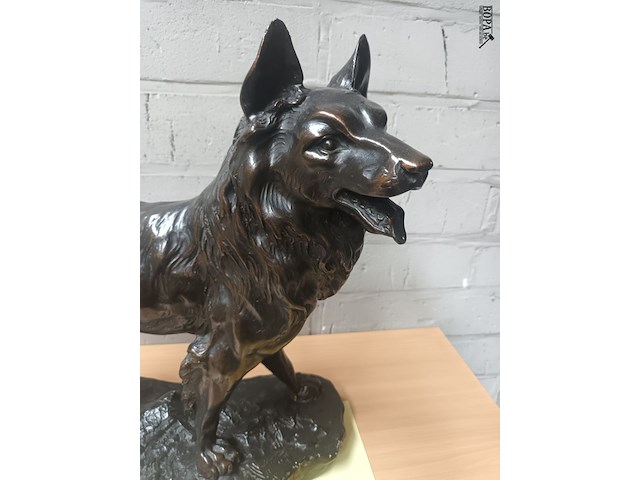 Lot 93 - beeld hond in plaaster - afbeelding 3 van  5