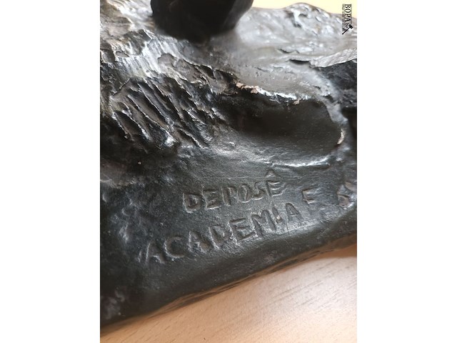 Lot 93 - beeld hond in plaaster - afbeelding 4 van  5
