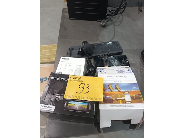 Lot 93 - dash cam en gsm accessoires - afbeelding 1 van  5