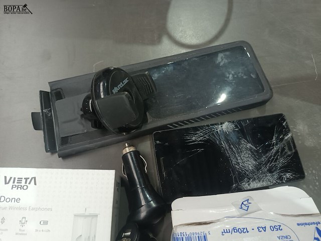 Lot 93 - dash cam en gsm accessoires - afbeelding 4 van  5