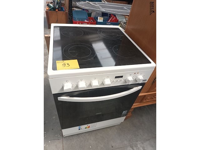 Lot 93 - elektrisch kookfornuis - afbeelding 1 van  5