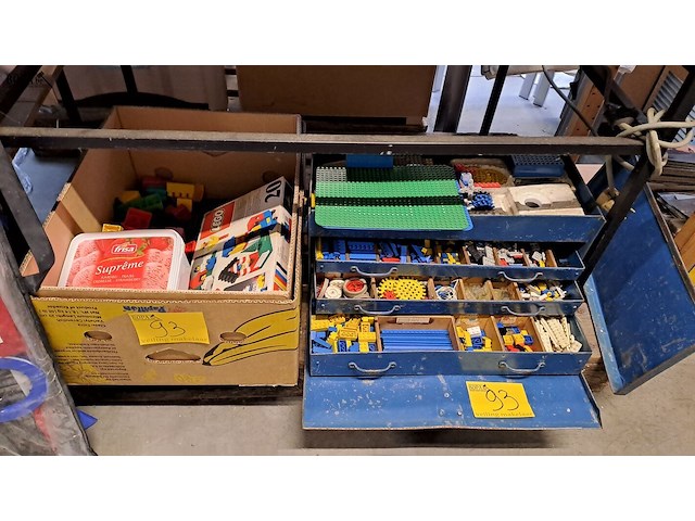 Lot 93 - groot lot diverse lego en duplo blokken - afbeelding 1 van  4