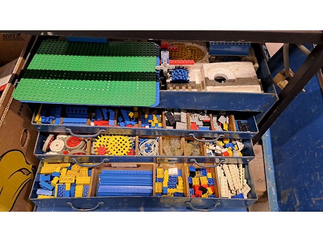Lot 93 - groot lot diverse lego en duplo blokken - afbeelding 3 van  4
