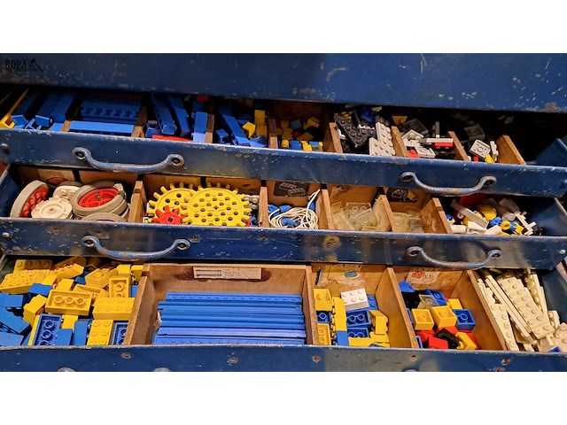 Lot 93 - groot lot diverse lego en duplo blokken - afbeelding 4 van  4