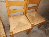 Lot 93 - houten stoelen. 4 stuks - afbeelding 4 van  4