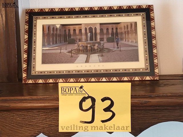Lot 93 - kadertje granada - afbeelding 1 van  3