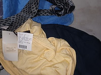 Lot 93 - kledij. 9 stuks - afbeelding 2 van  4