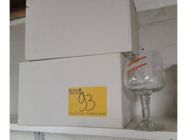 Lot 93 - kwaremont glazen 12 stuks - afbeelding 2 van  2