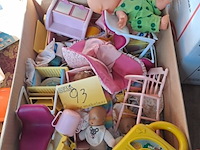 Lot 93 - lot retro speelgoed mbt poppen - afbeelding 1 van  5