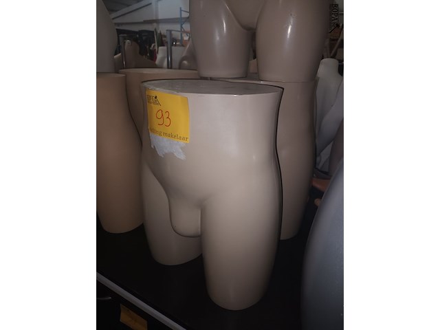 Lot 93 - pasmodel heup. 3 stuks - afbeelding 2 van  2