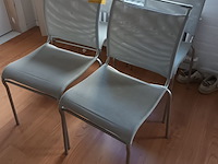 Lot 93 - stoelen. 4 stuks - afbeelding 1 van  3