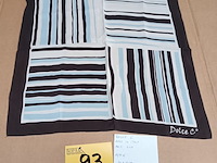 Lot 93 - zijden sjaal dolce c - afbeelding 1 van  3