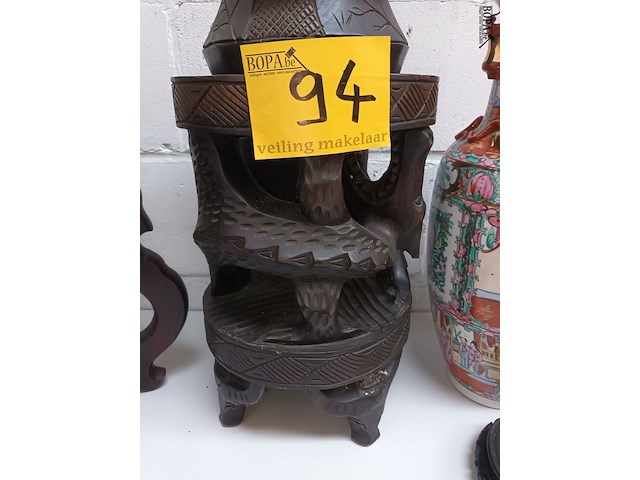 Lot 94 - afrikaanse houten sokkel - afbeelding 3 van  4