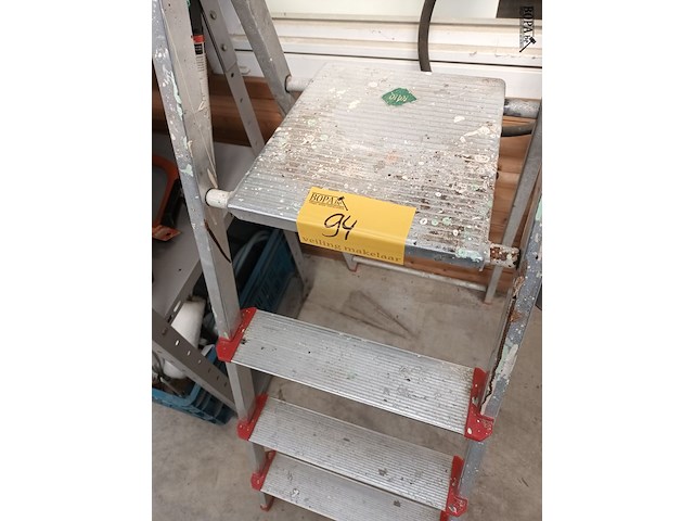 Lot 94 - aluminium trapladder - afbeelding 3 van  3