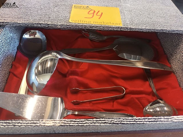 Lot 94 - bestekkoffer - afbeelding 2 van  4