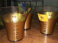 Lot 94 - champagnekoeler moët. 3 stuks - afbeelding 1 van  4