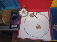 Lot 94 - juwelen en horloges. 14 stuks - afbeelding 4 van  8