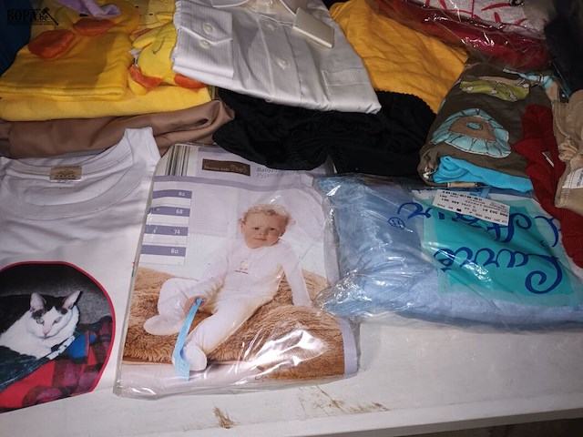 Lot 94 - kledij en sjaals - afbeelding 4 van  5