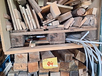 Lot 94 - lot hout - afbeelding 1 van  9