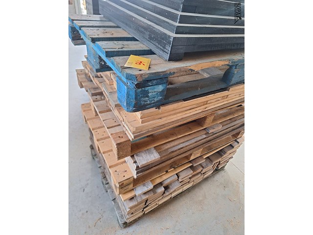 Lot 94 - lot hout - afbeelding 2 van  9