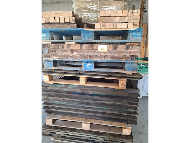 Lot 94 - lot hout - afbeelding 3 van  9