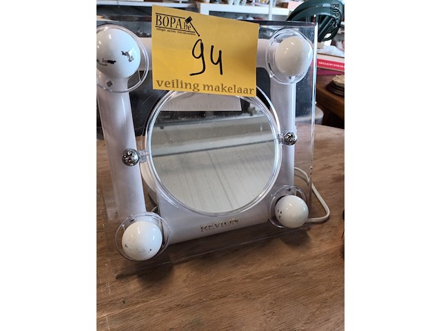 Lot 94 - make-up spiegel revlon - afbeelding 1 van  3
