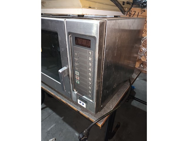 Lot 94 - microgolfoven amana - afbeelding 3 van  4
