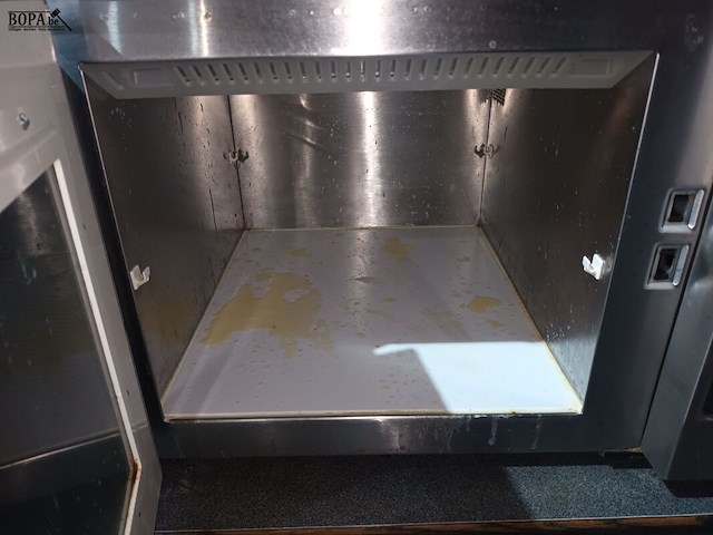 Lot 94 - microgolfoven amana - afbeelding 4 van  4