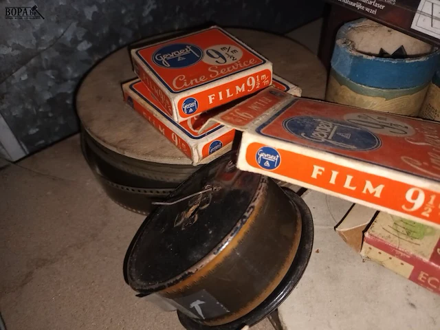 Lot 94 - oude filmrollen en accesoires - afbeelding 3 van  7